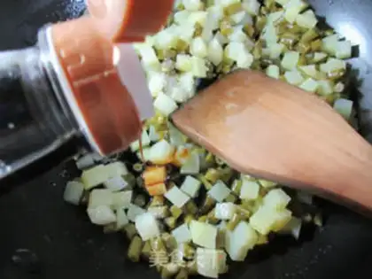 Make Potato with sour beans step 6
