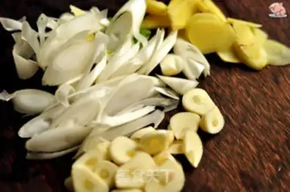 Make Secret pepper oil step 0