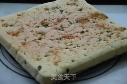 Make Onion pine cake step 5