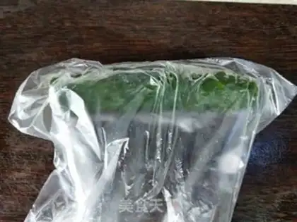 Make Ribbon cucumber step 1