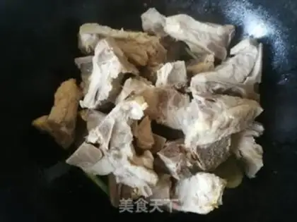 Make Carrot toaded pig neckbone step 5