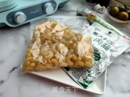 Make Sausage macaroni step 0