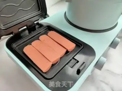 Make Sausage macaroni step 2