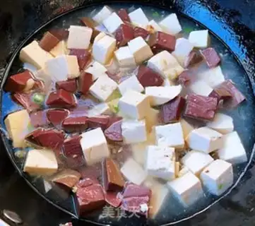 Make Pig blood tofu step 7