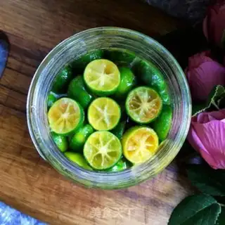 Make Little green lemon honey bee step 0