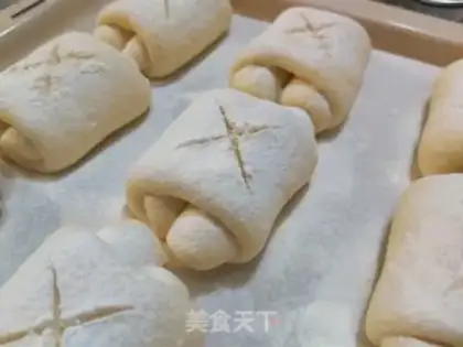 Make Japanese milk rolls step 15
