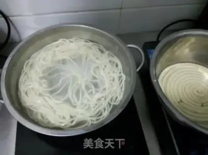 Make Noodle for tomato onion beef step 6