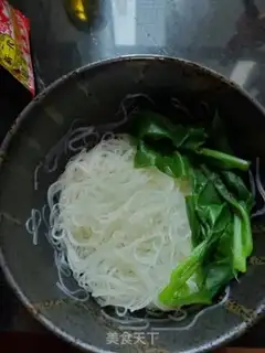 Make Squeeze eggs, Tommy step 3