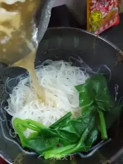 Make Squeeze eggs, Tommy step 5