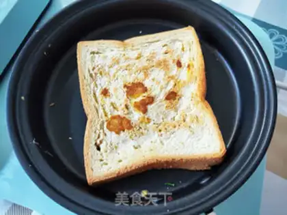 Make Toast omelet step 7