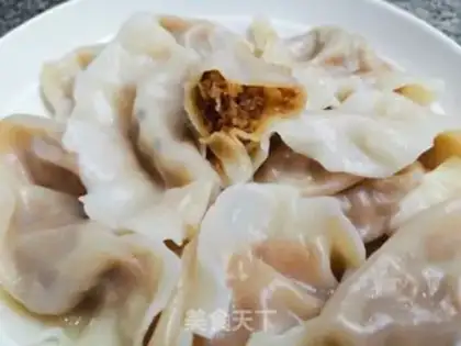 Make Garlic pork dumplings step 11