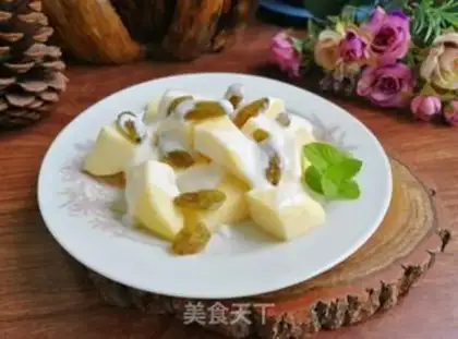 Make raisin apple yogurt step 3