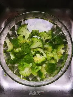 Make Garlic broccoli step 2