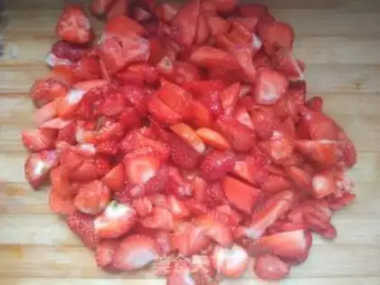 Make Homemade strawberry sauce step 1