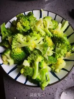 Make Garlic broccoli step 3