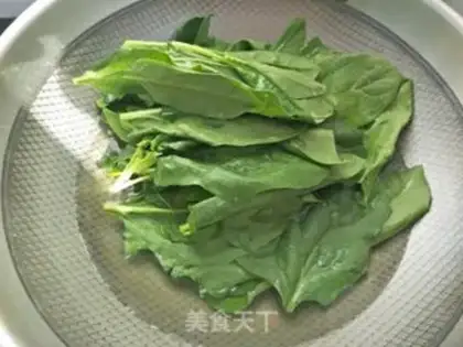 Make Fan spinach step 1