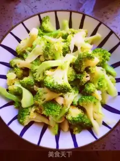 Make Garlic broccoli step 8
