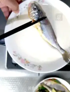 Make Tow the yellowfish step 3