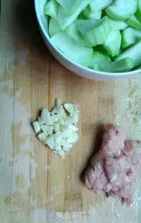 Make Meat melon soup step 0