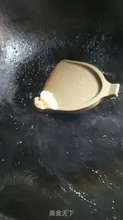 Make Meat melon soup step 1