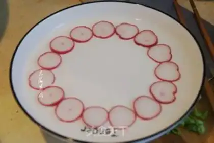 Make cucumber fried eggs step 6