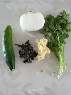 Make cucumber onions with cold ears step 0