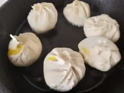 Make Ice peanut buns step 1