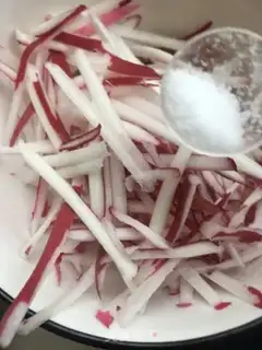 Make Water radish oil slag step 9