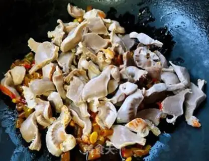 Make Sour bean chili chicken step 5