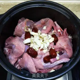 Make Western sorghum pigeon soup step 3