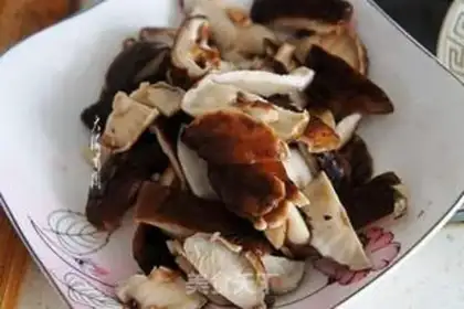 Make Celery fried mushrooms step 2