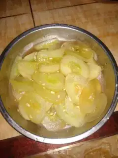 Make Clear the white melon step 0
