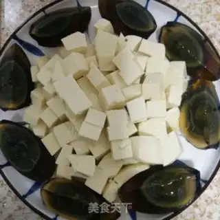 Make Pouring eggs and tofu step 1