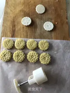 Make Green bean cake step 10