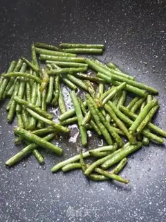 Make Barbecue dry beans step 1