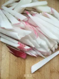 Make Puffed meat and radish step 0