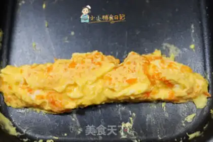 Make Carrot flowers, thick egg burns step 5