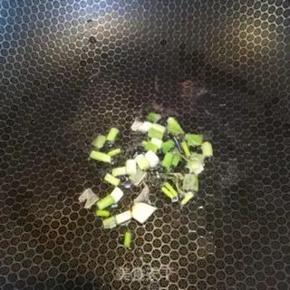 Make The fragrance of meat sauce step 1