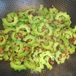 Make The fragrance of meat sauce step 3