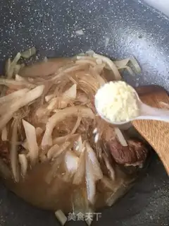 Make Puffed meat and radish step 8