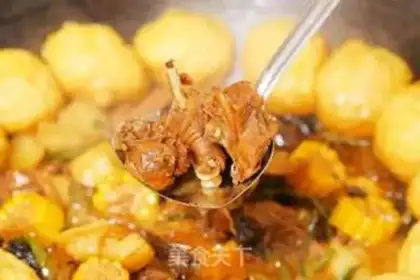 Make Chicken paste from the iron pot step 3