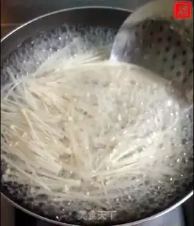 Make Sour soup, fat cow step 0