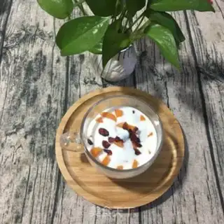 Make Fruit yogurt cup step 2