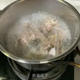 Make Five fingers of peach bone soup step 3