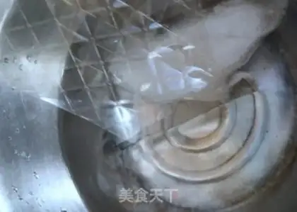 Make Milk and fruit freeze step 0