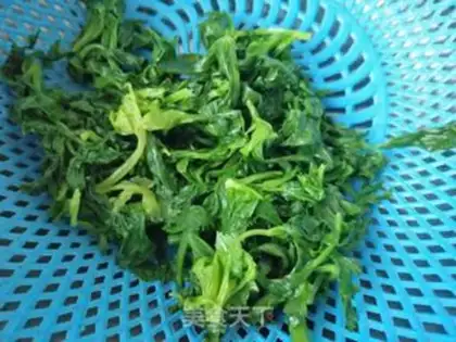 Make Garlic celery leaves step 3