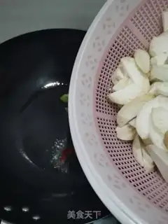 Make Ham sausage fried abalone mushrooms step 2