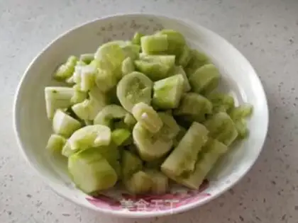 Make Sesame sauce cucumber step 1