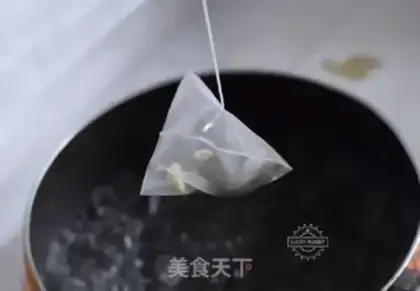 Make Shelby Red Tea Freeze step 1
