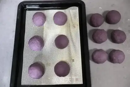 Make Black rice buns and bean sandbags step 8